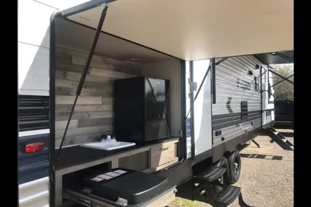Annie’s Keystone Zinger 328sb Travel Trailer