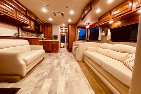 37 JAYCO SENECA SUPER C DIESEL SLEEPS 10 LUXURY 3 SLIDEOUT ROOMS WIFI WOW!