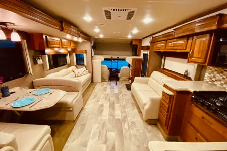 37 JAYCO SENECA SUPER C DIESEL SLEEPS 10 LUXURY 3 SLIDEOUT ROOMS WIFI WOW!