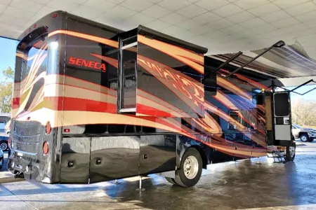 37 JAYCO SENECA SUPER C DIESEL SLEEPS 10 LUXURY 3 SLIDEOUT ROOMS WIFI WOW!