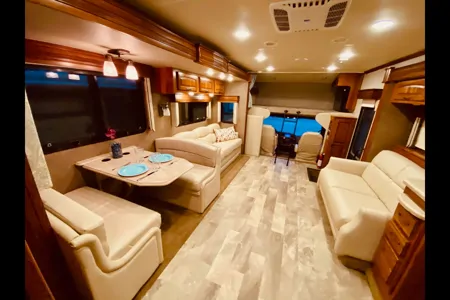 37 JAYCO SENECA SUPER C DIESEL SLEEPS 10 LUXURY 3 SLIDEOUT ROOMS WIFI WOW!