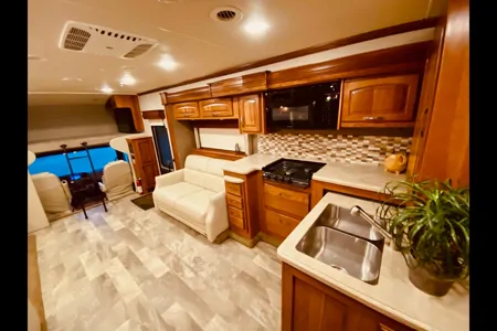 37 JAYCO SENECA SUPER C DIESEL SLEEPS 10 LUXURY 3 SLIDEOUT ROOMS WIFI WOW!