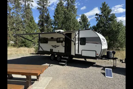 Mac's and Chantel’s Sashta Travel Trailer
