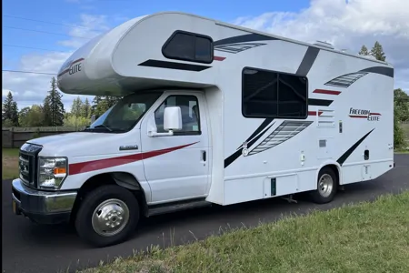 "Bunny," a 2020 Thor Motor Coach Freedom Elite C, SUPER CLEAN!! 30% Off Rapid Booking Special!!