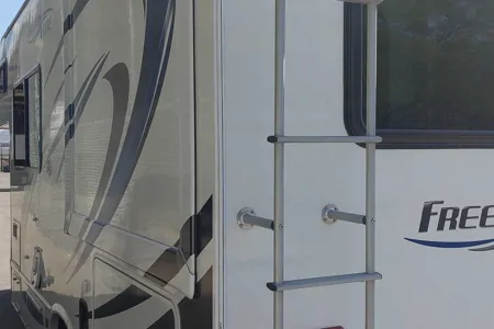 Clinton's Thor Motor Coach 2018 Thor Freedom Elite  Class C