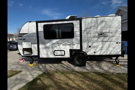 Christy's Jayco 197MBW  SLX Baja Edition Travel Trailer