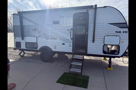 Christy's Jayco 197MBW  SLX Baja Edition Travel Trailer
