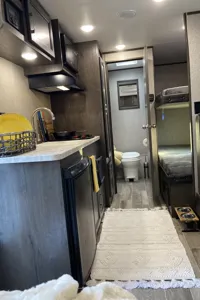 Lucky 2021 Jayco 2021 Jayco Jay Flight SLX 184BH Travel Trailer