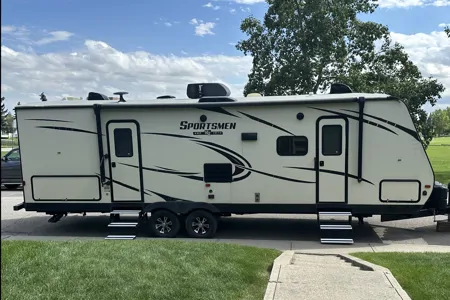 KZ Sportsman Travel Trailer
