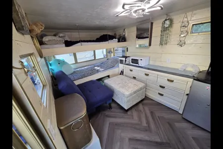 ☀️ Meet Sunny — Your Cozy, Retro-Inspired Travel Trailer