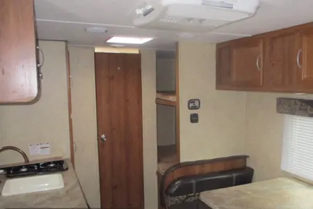 Perfect layout with bunks and a washroom. 