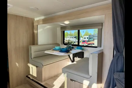 Roam & Rise RV Rentals | Winnebago Micro Minnie Travel Trailer