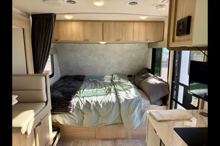 Roam & Rise RV Rentals | Winnebago Micro Minnie Travel Trailer