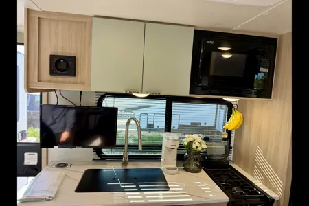 Roam & Rise RV Rentals | Winnebago Micro Minnie Travel Trailer