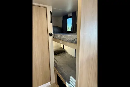 Roam & Rise RV Rentals | Winnebago Micro Minnie Travel Trailer