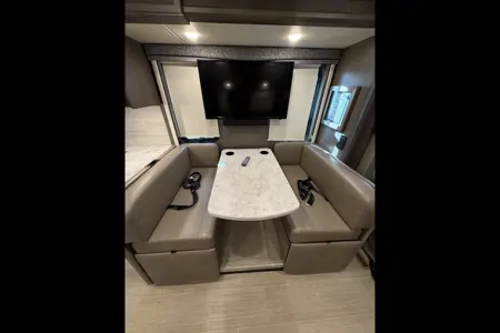 2022 Thor Motor Coach Challenger 37DS Class A