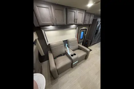 2022 Thor Motor Coach Challenger 37DS Class A