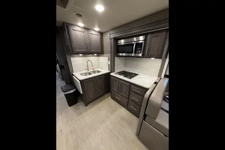 2022 Thor Motor Coach Challenger 37DS Class A
