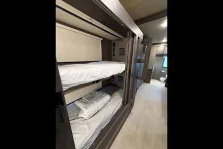 2022 Thor Motor Coach Challenger 37DS Class A