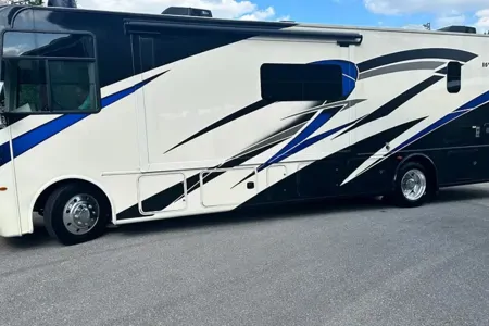 Golden Trails Motor-Coach