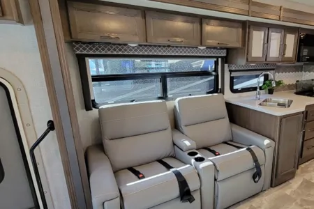 Golden Trails Motor-Coach