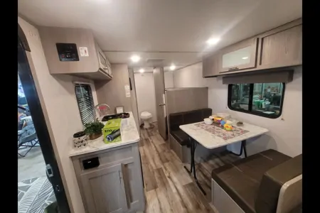 Finky's Coleman 17B Travel Trailer