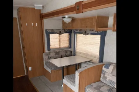 JMW Grand River 25FT hotel