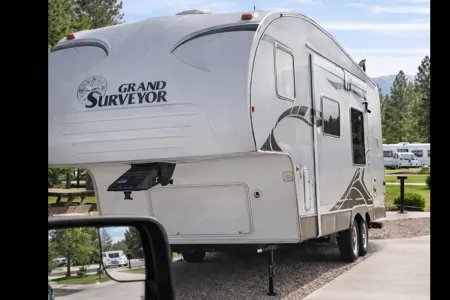 JMW Grand River 25FT hotel