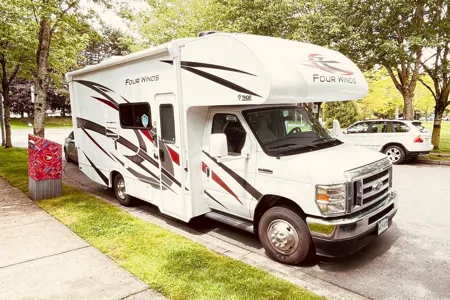 2022 Thor Four Winds – Clean, Comfortable & Road-Trip Ready