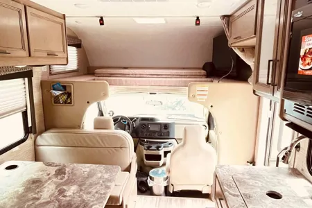 2022 Thor Four Winds – Clean, Comfortable & Road-Trip Ready