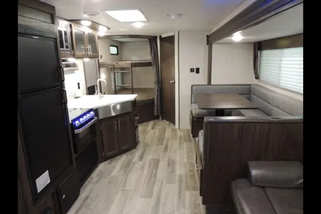 Forest River RV. Sleeps 9! Unlimited Miles! Generator.y wolf Travel Trailer