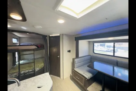 Forest River RV. Sleeps 9! Unlimited Miles! Generator.y wolf Travel Trailer