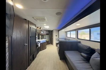 Forest River RV. Sleeps 9! Unlimited Miles! Generator.y wolf Travel Trailer