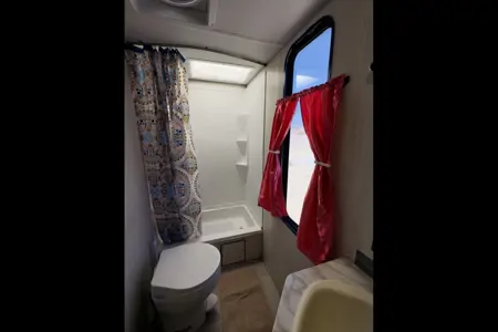 Forest River RV. Sleeps 9! Unlimited Miles! Generator.y wolf Travel Trailer