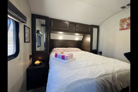 Forest River RV. Sleeps 9! Unlimited Miles! Generator.y wolf Travel Trailer