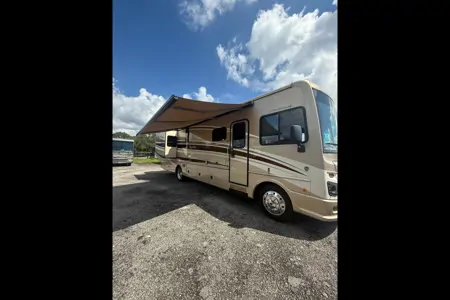Chief Carl's Caravan- 2016 Fleetwood Bounder Class A