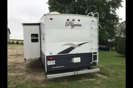 John's Pilgrim International 27.5 ft Fifth Wheel