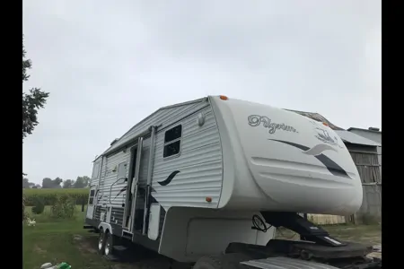 John's Pilgrim International 27.5 ft Fifth Wheel