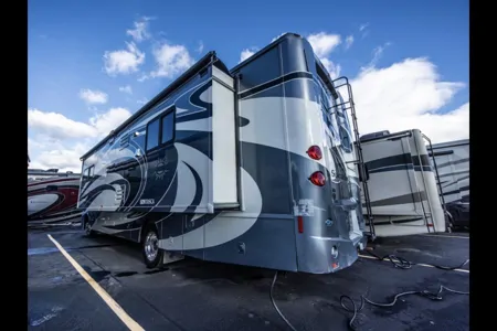 Jodi's Winnebago Itasca SunCruiser 35p Class A