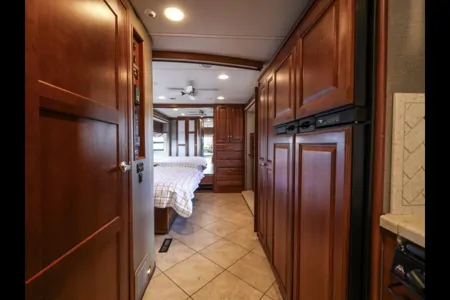 Jodi's Winnebago Itasca SunCruiser 35p Class A