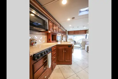 Jodi's Winnebago Itasca SunCruiser 35p Class A