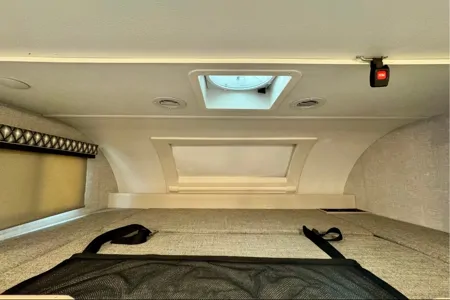 Luxury Family - Style Bunkhouse Sleeps 10 Solar Wi-fi 2 A/C + More