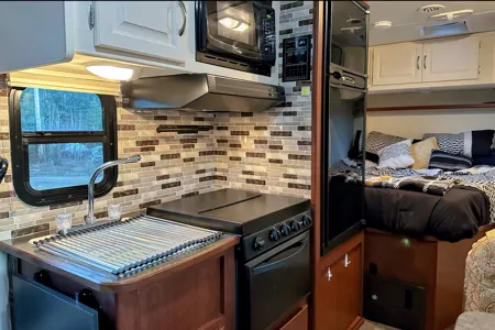 Winnebago Minnie Winnie 22r