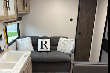 Wayne's Grand River 26DB Travel Trailer
