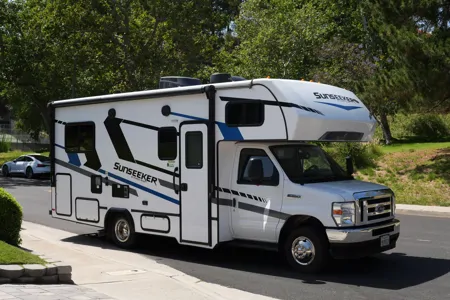 NEW 2025 Sunseeker 25ft | Roadtrip Escape