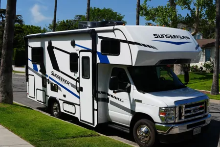 NEW 2025 Sunseeker 25ft | Roadtrip Escape