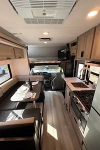 NEW 2025 Sunseeker 25ft | Roadtrip Escape