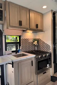 NEW 2025 Sunseeker 25ft | Roadtrip Escape