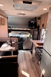 NEW 2025 Sunseeker 25ft | Roadtrip Escape