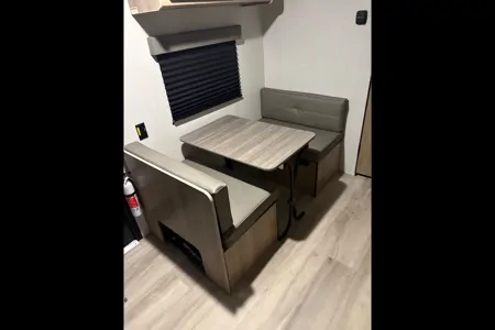 William's Coleman 17r Travel Trailer